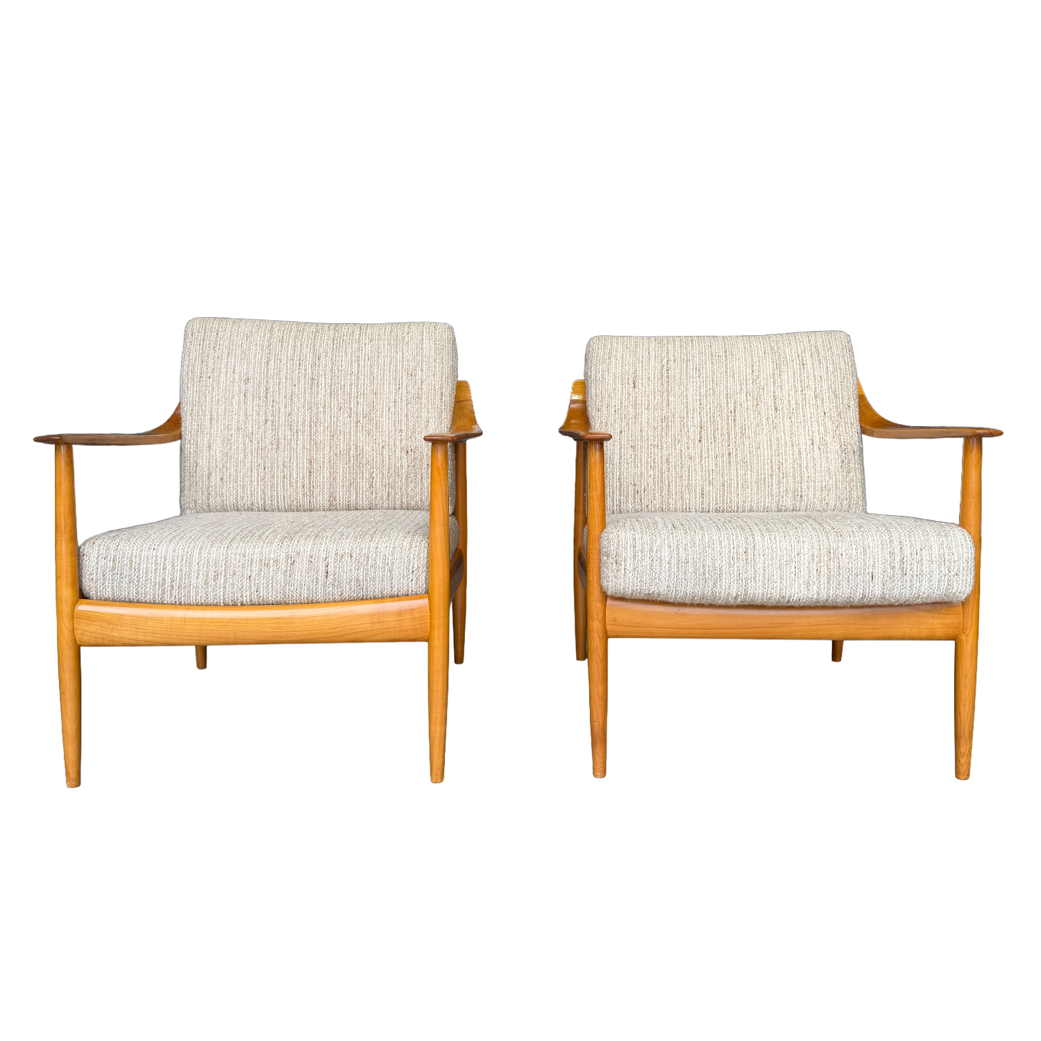 20th Century Light-Brown German Pair of Beechwood Easy Chairs by Wilhelm Knoll
