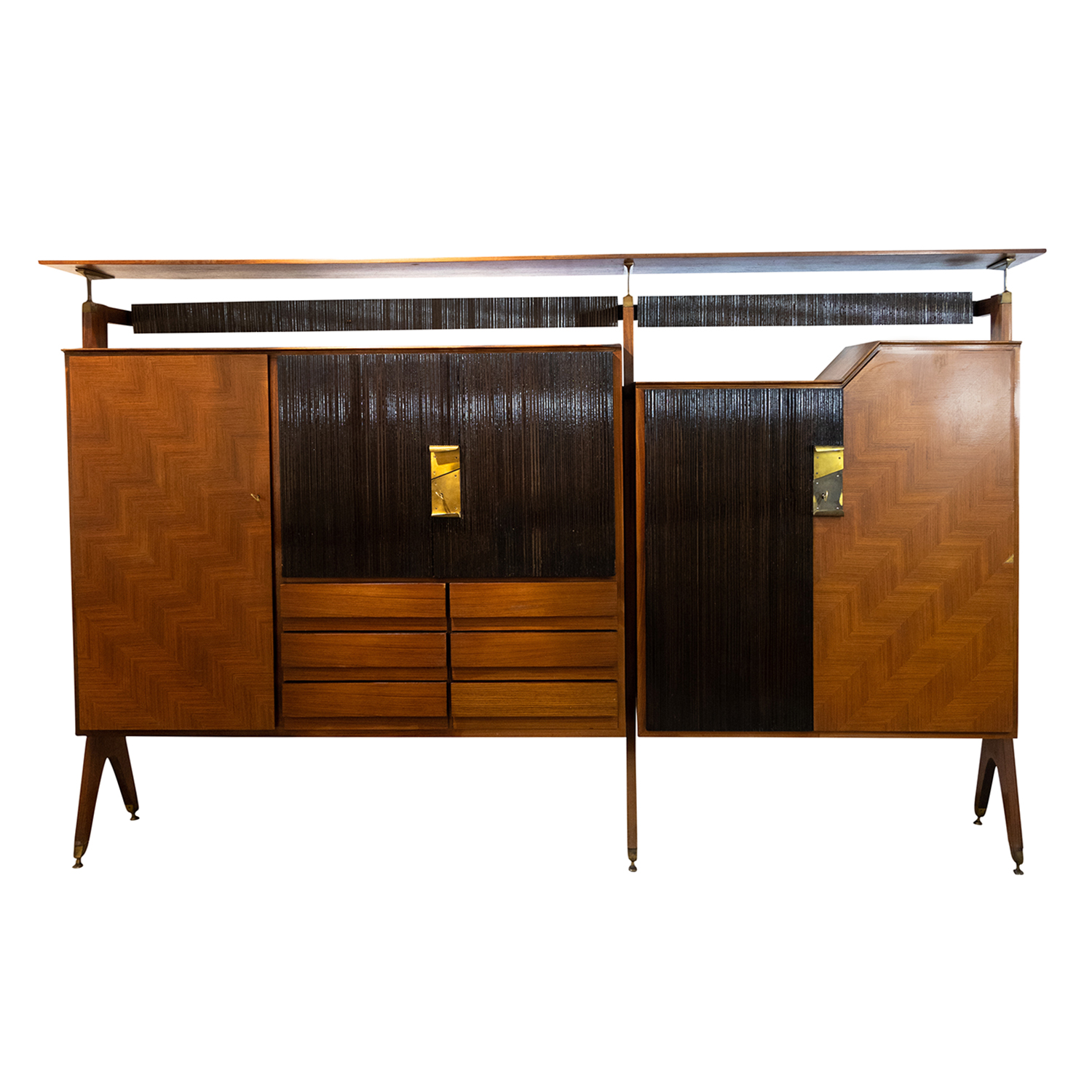 A vintage Mid-Century modern Italian two-part cocktail bar cabinet made of Rosewood and Walnut by Osvaldo Borsani. Circa 1940 - 1960, Italy.